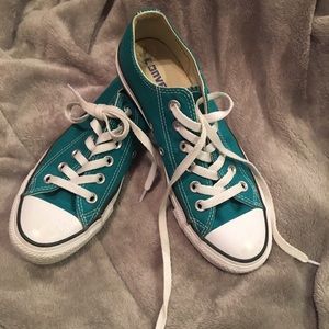 Accepting offers! Converse women’s 7 men’s 5